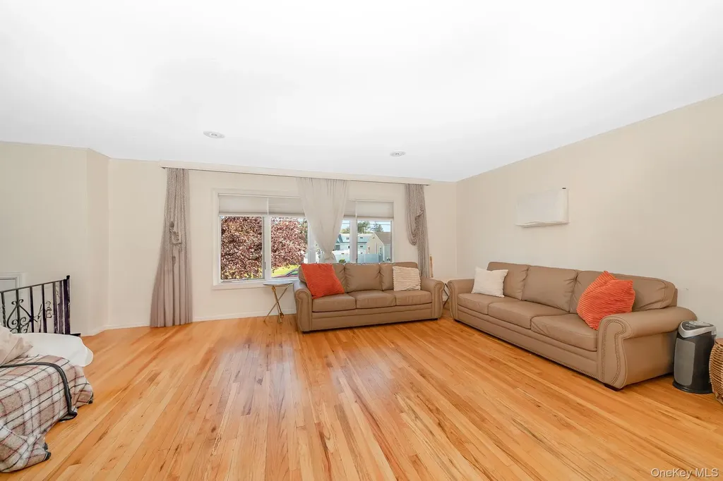 495 Windmill Avenue West Babylon NY 11704