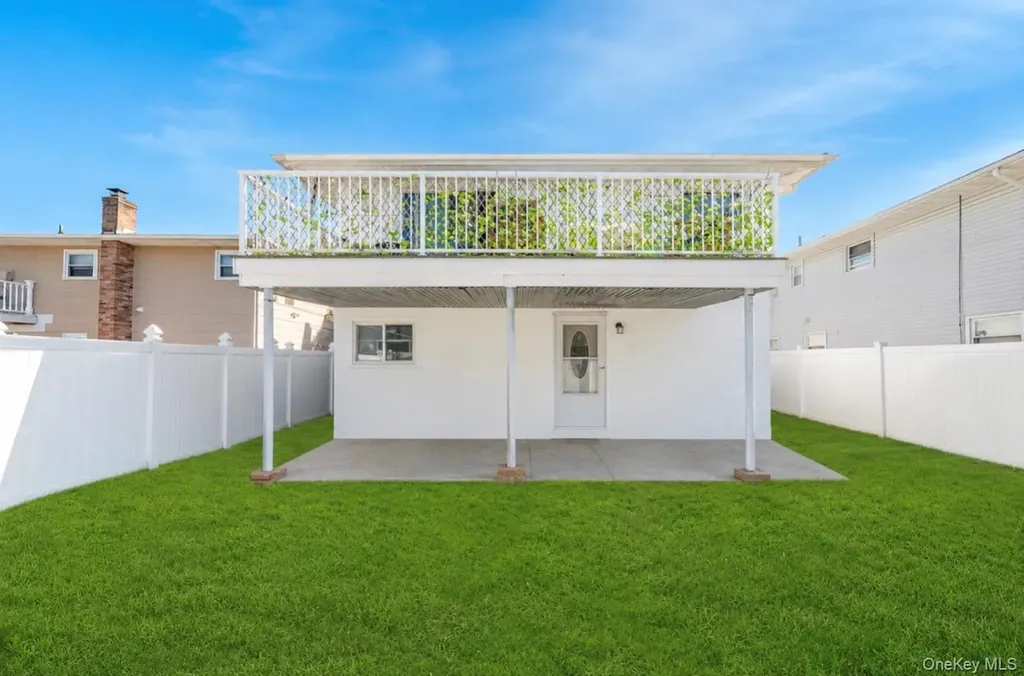 495 Windmill Avenue West Babylon NY 11704