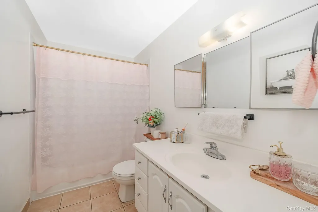 495 Windmill Avenue West Babylon NY 11704
