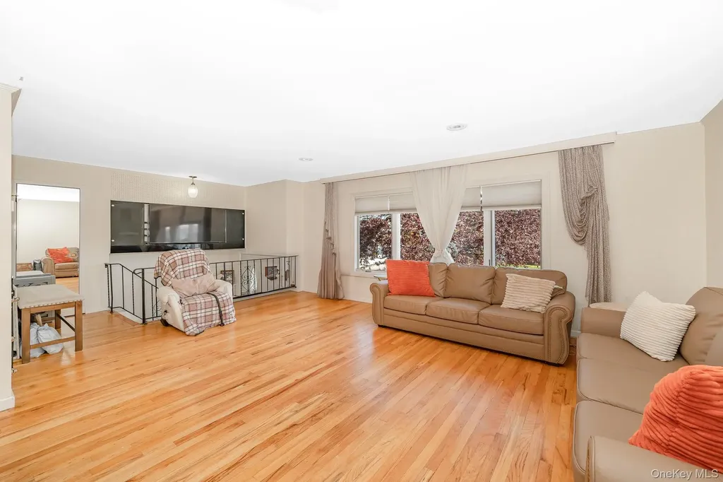 495 Windmill Avenue West Babylon NY 11704