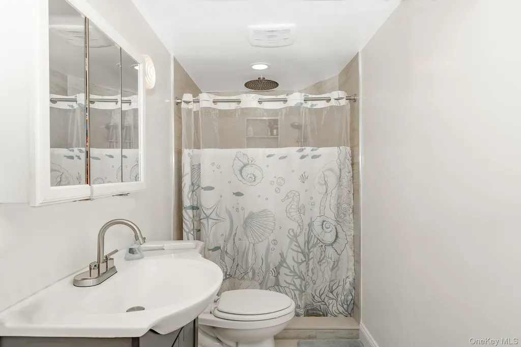 495 Windmill Avenue West Babylon NY 11704