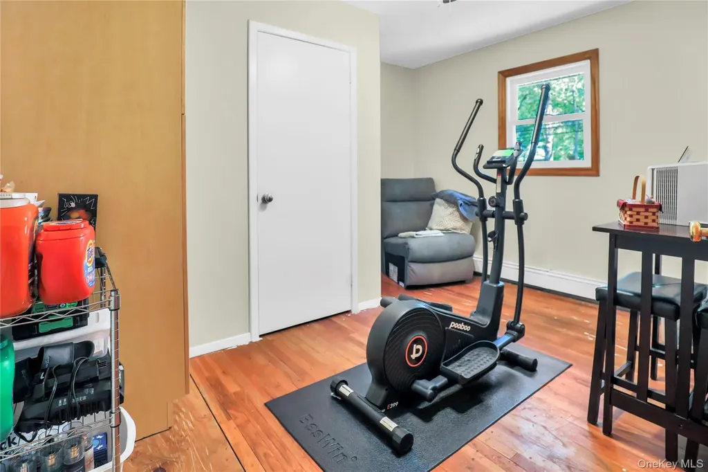 11 Oakwood Drive Wading River NY 11792