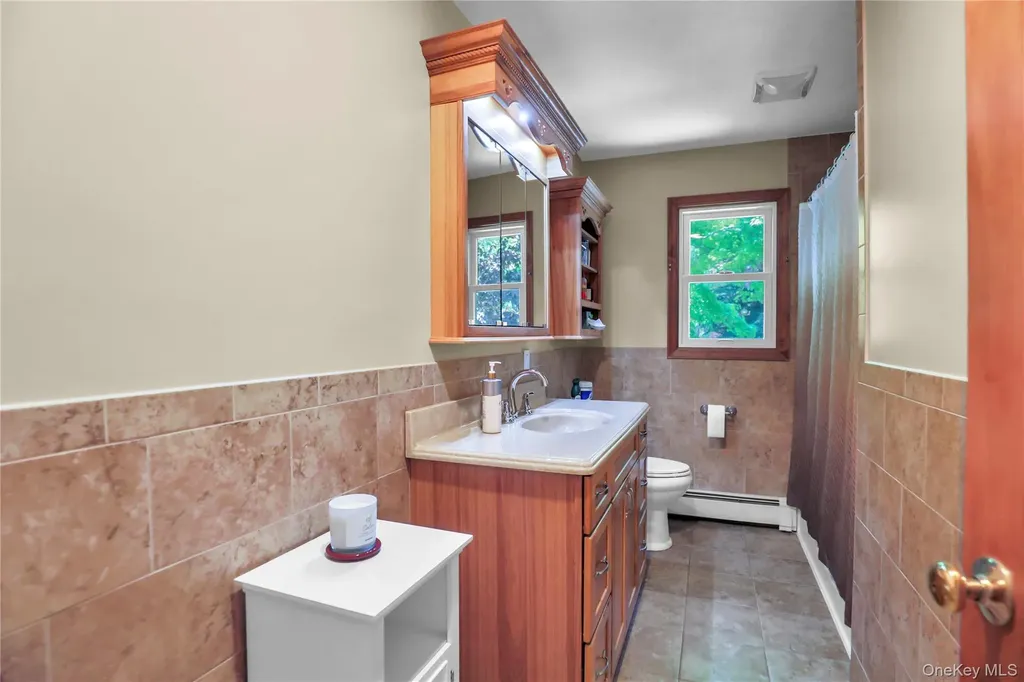 11 Oakwood Drive Wading River NY 11792