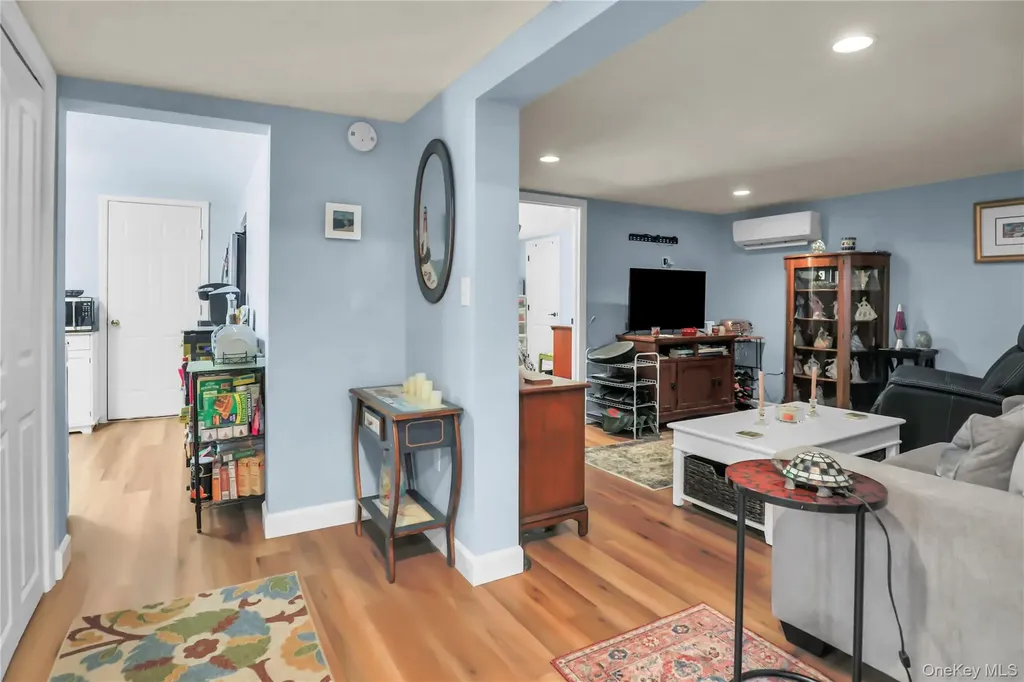 11 Oakwood Drive Wading River NY 11792