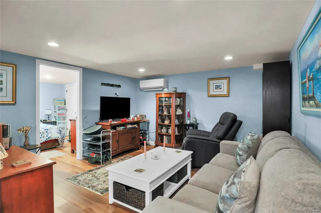 11 Oakwood Drive Wading River NY 11792