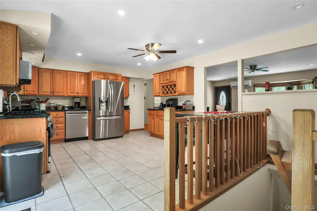 11 Oakwood Drive Wading River NY 11792