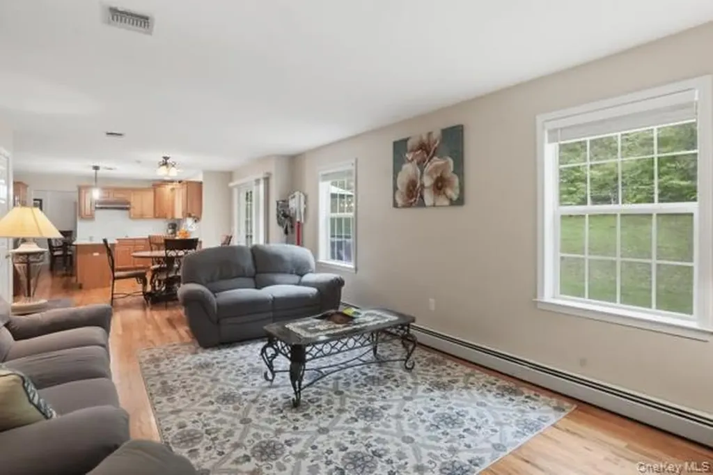 29 Hickory Hill Road Newburgh NY 12550