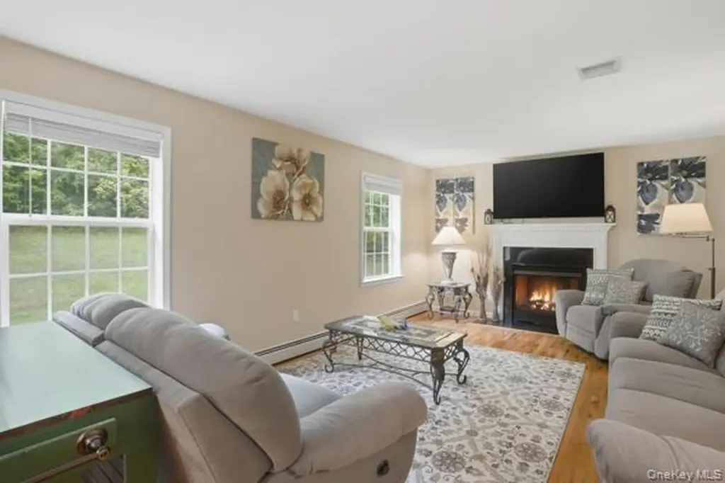 29 Hickory Hill Road Newburgh NY 12550