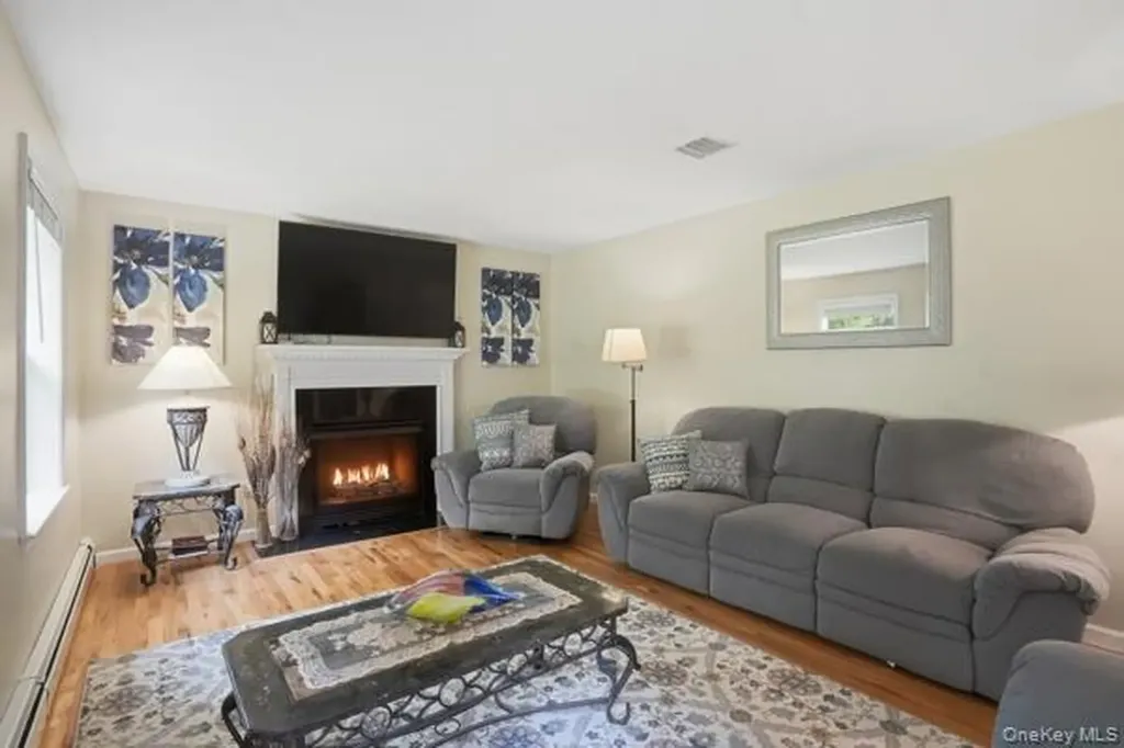 29 Hickory Hill Road Newburgh NY 12550