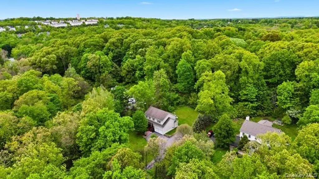 29 Hickory Hill Road Newburgh NY 12550