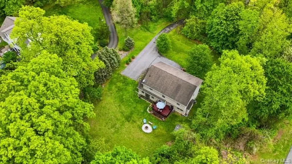 29 Hickory Hill Road Newburgh NY 12550