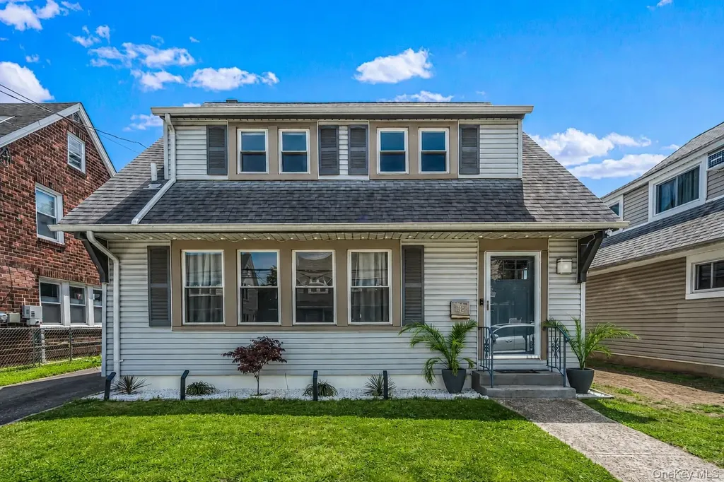 22 Prospect Street Williston Park NY 11596