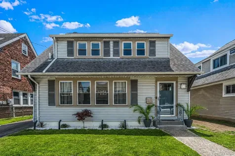 22 Prospect Street Williston Park NY 11596