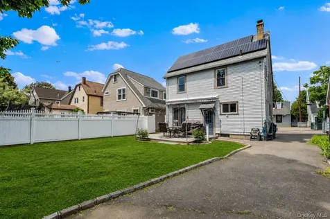 22 Prospect Street Williston Park NY 11596