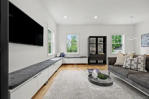152 Lee Road Scarsdale NY 10583
