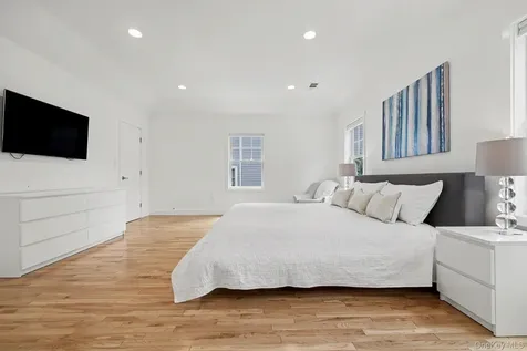 152 Lee Road Scarsdale NY 10583