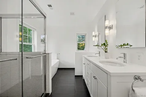 152 Lee Road Scarsdale NY 10583