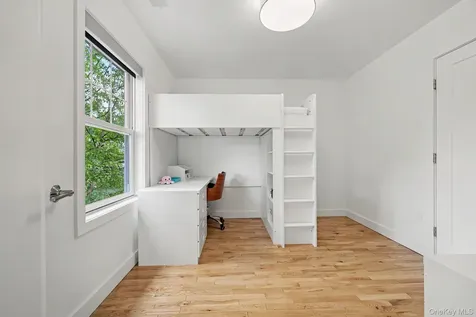 152 Lee Road Scarsdale NY 10583