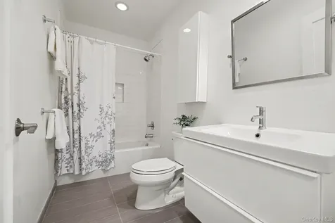 152 Lee Road Scarsdale NY 10583