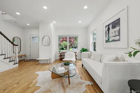 152 Lee Road Scarsdale NY 10583