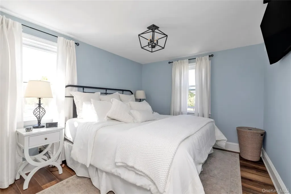 324 Beebe Road Mineola NY 11501