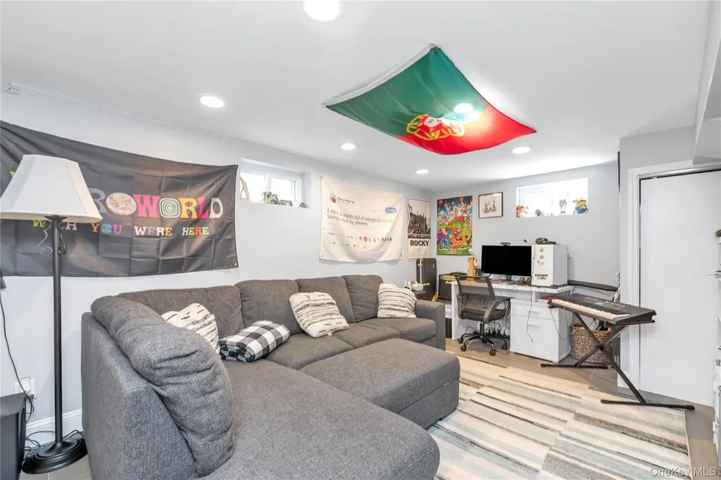 324 Beebe Road Mineola NY 11501