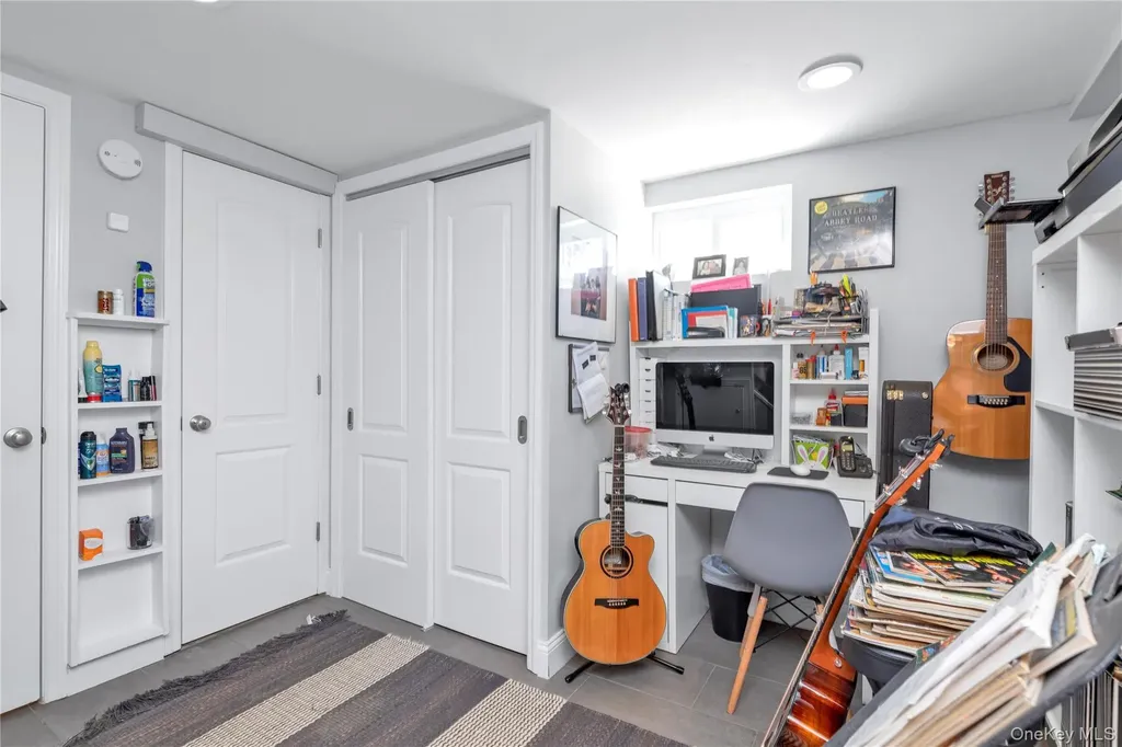 324 Beebe Road Mineola NY 11501