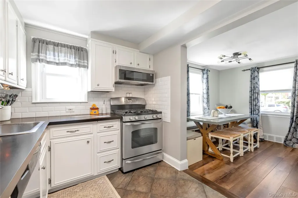 324 Beebe Road Mineola NY 11501