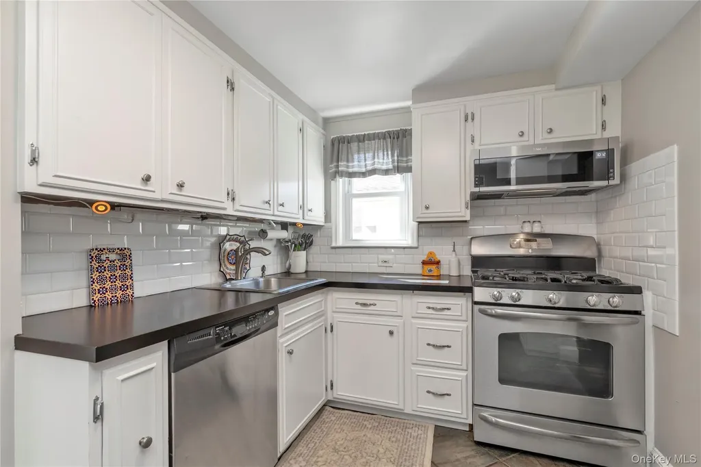 324 Beebe Road Mineola NY 11501