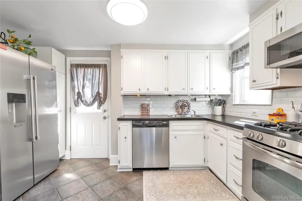 324 Beebe Road Mineola NY 11501