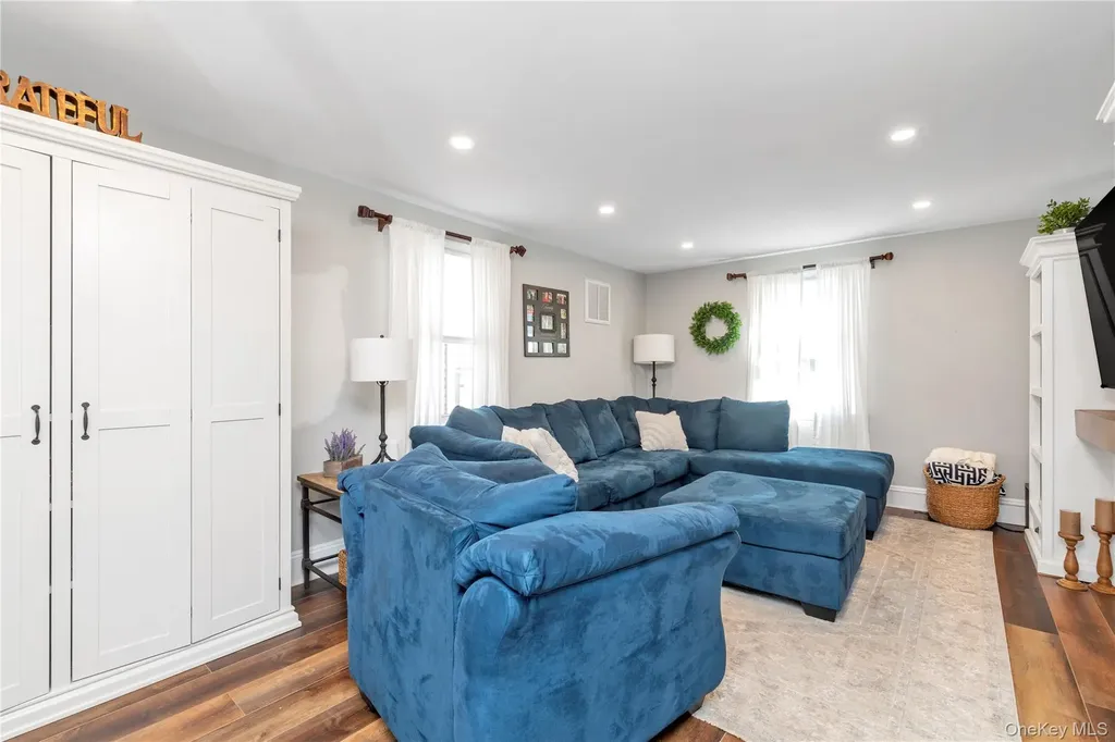 324 Beebe Road Mineola NY 11501