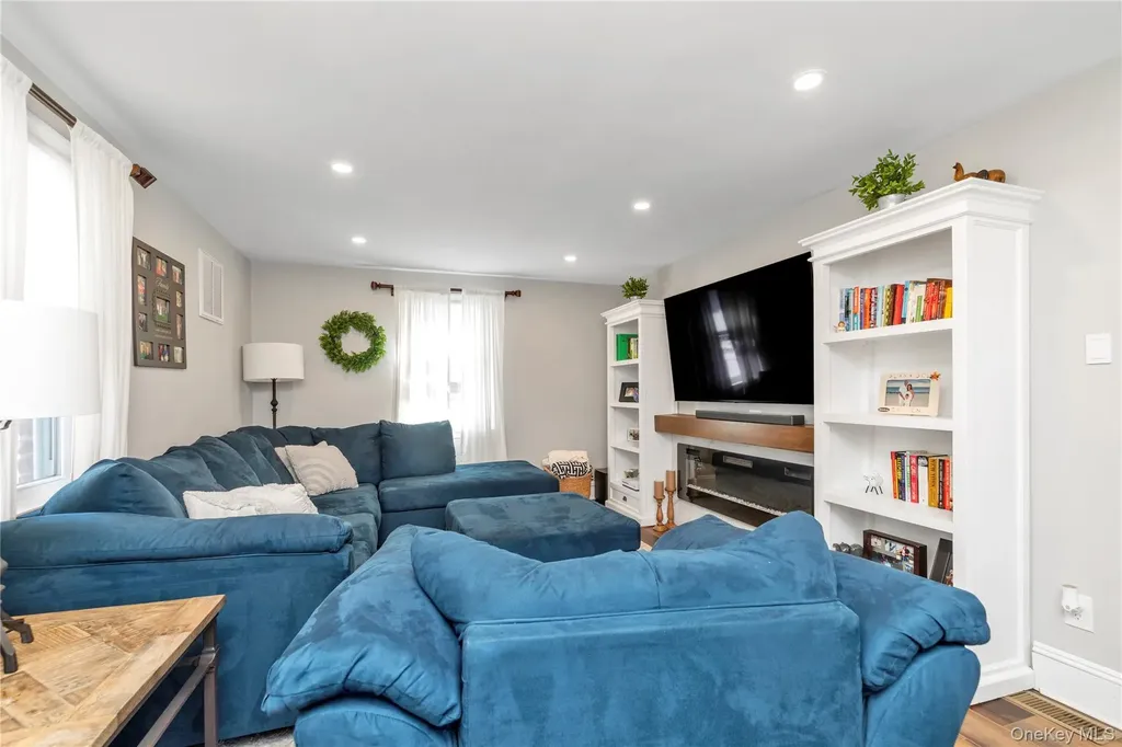 324 Beebe Road Mineola NY 11501