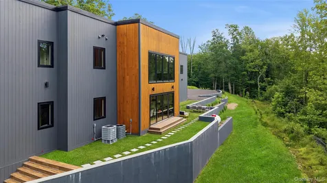 41 Mead Road Armonk NY 10504