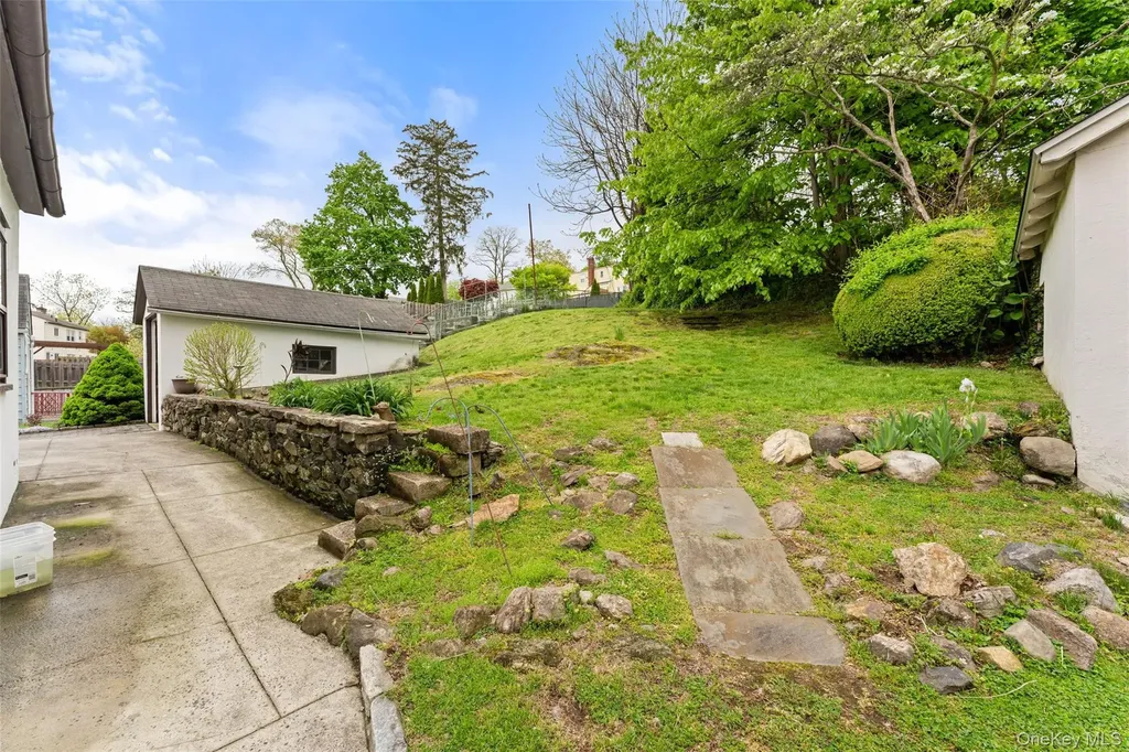 31 Lynton Place White Plains NY 10606