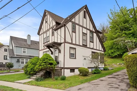 31 Lynton Place White Plains NY 10606