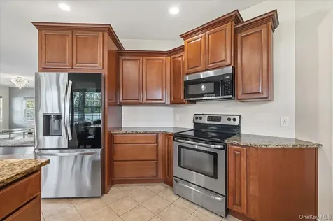 8 Manhattan Avenue Centereach NY 11720