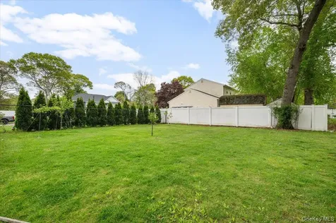 8 Manhattan Avenue Centereach NY 11720