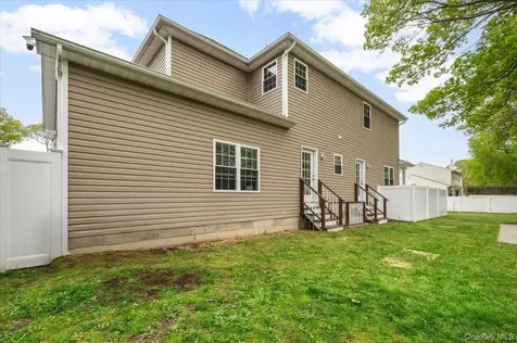 8 Manhattan Avenue Centereach NY 11720