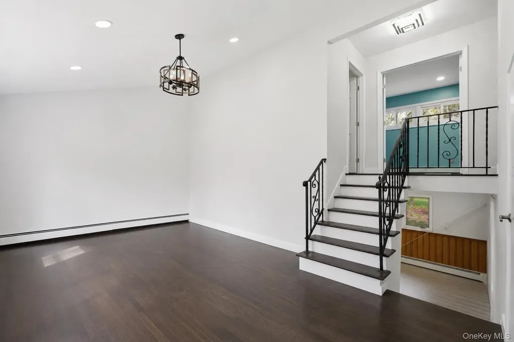 1413 Peters Boulevard Bay Shore NY 11706