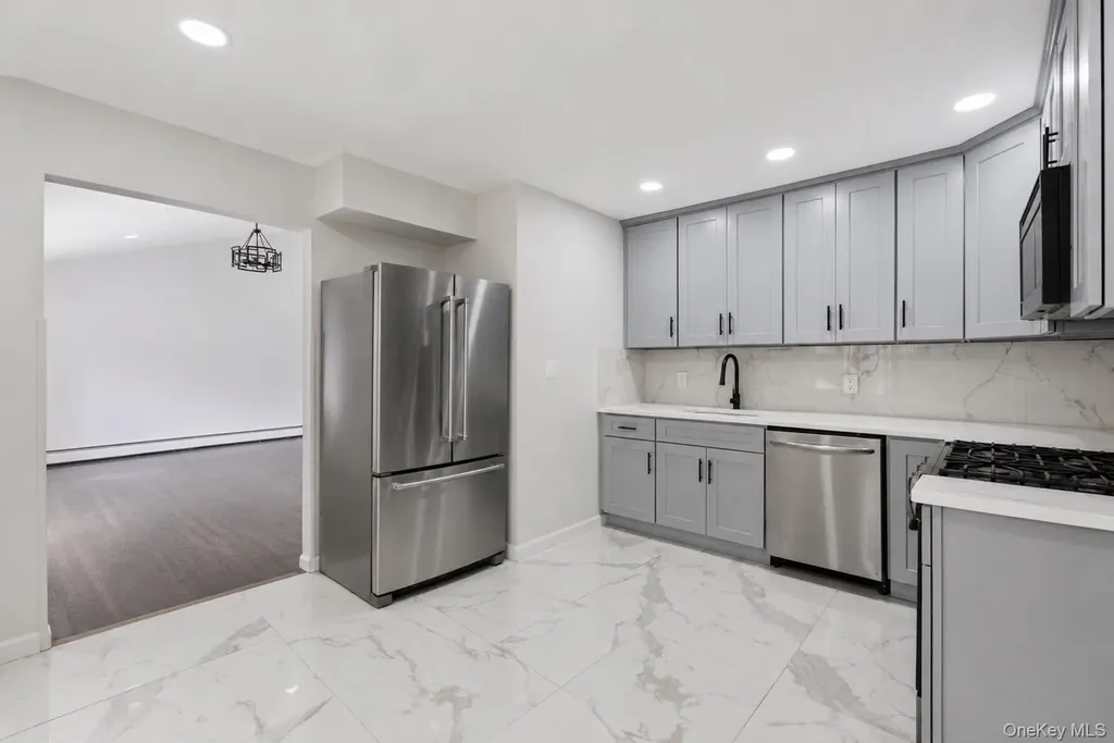 1413 Peters Boulevard Bay Shore NY 11706