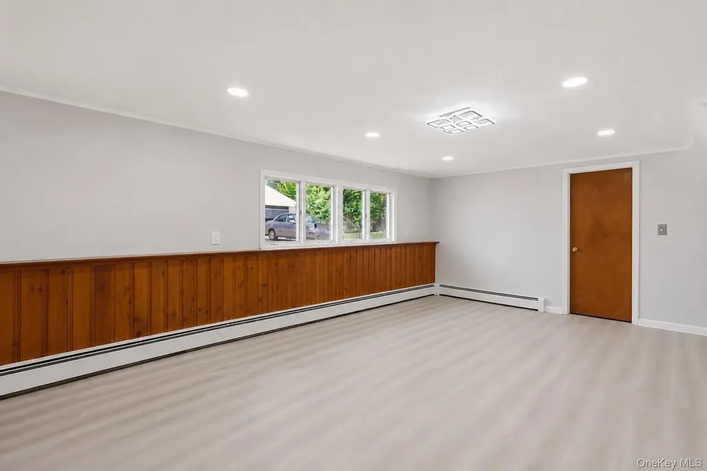 1413 Peters Boulevard Bay Shore NY 11706