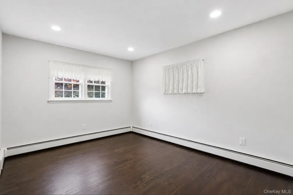 1413 Peters Boulevard Bay Shore NY 11706