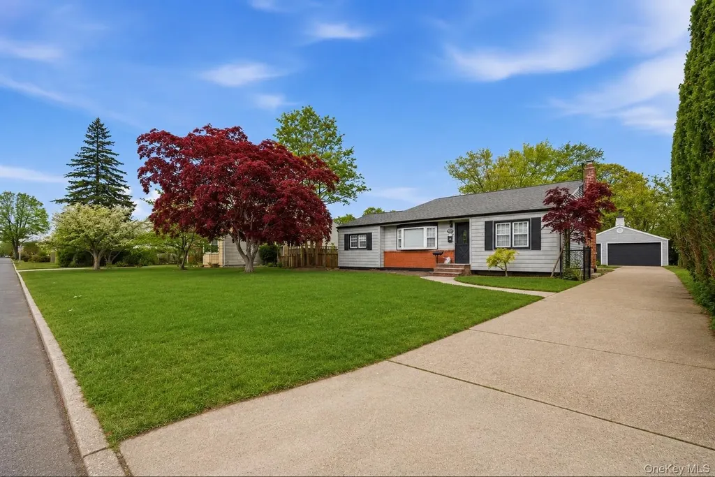 1413 Peters Boulevard Bay Shore NY 11706