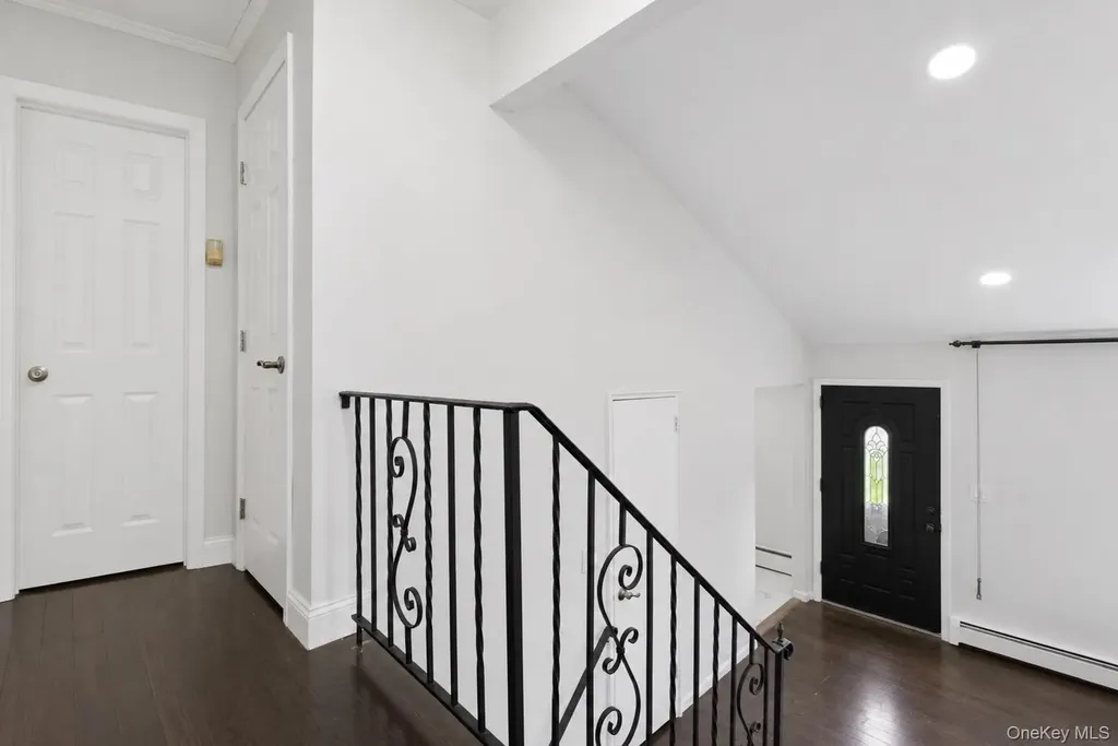 1413 Peters Boulevard Bay Shore NY 11706