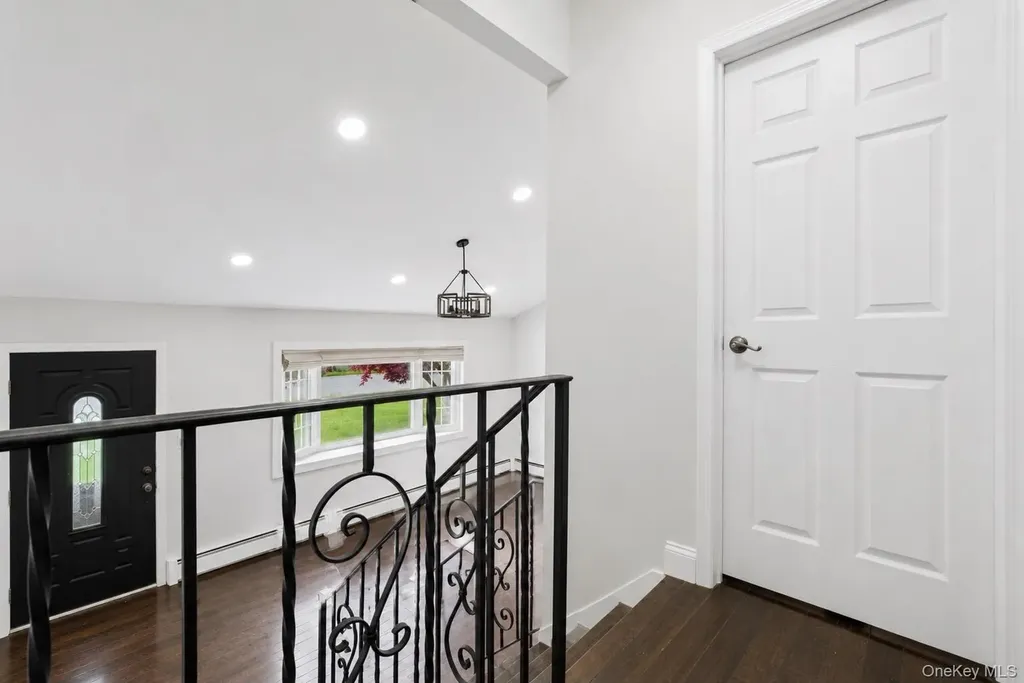 1413 Peters Boulevard Bay Shore NY 11706