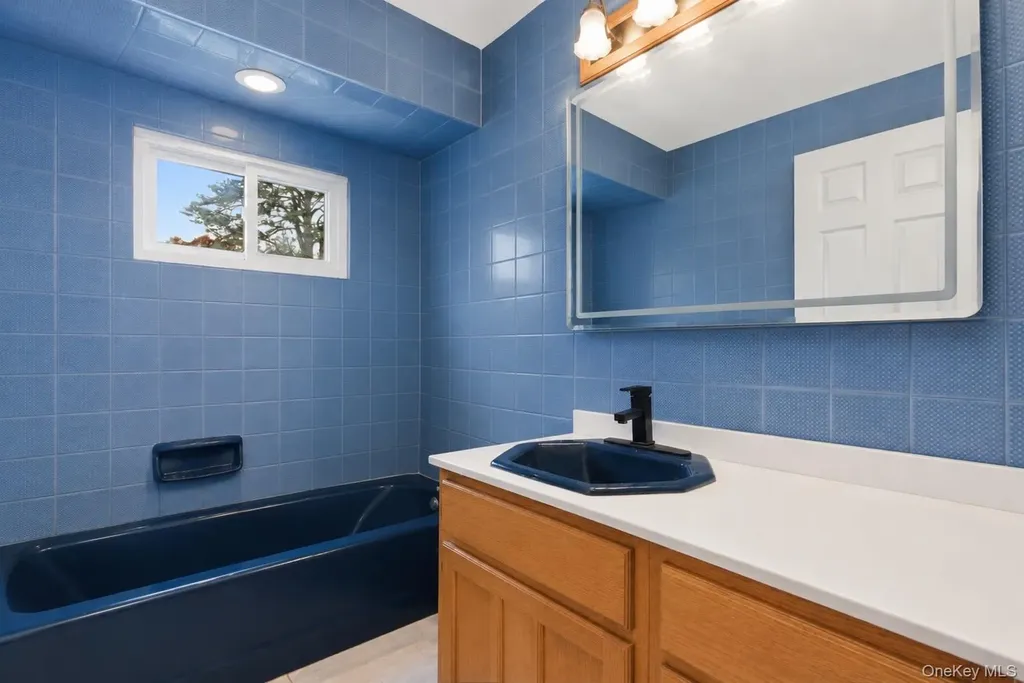 1413 Peters Boulevard Bay Shore NY 11706