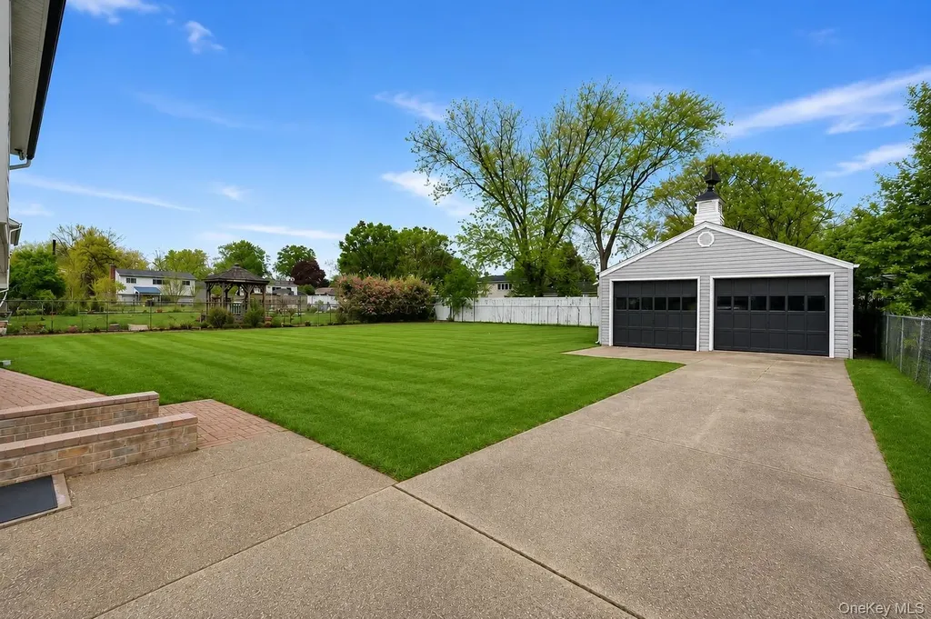 1413 Peters Boulevard Bay Shore NY 11706