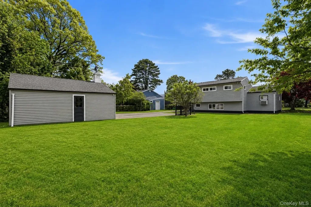 1413 Peters Boulevard Bay Shore NY 11706