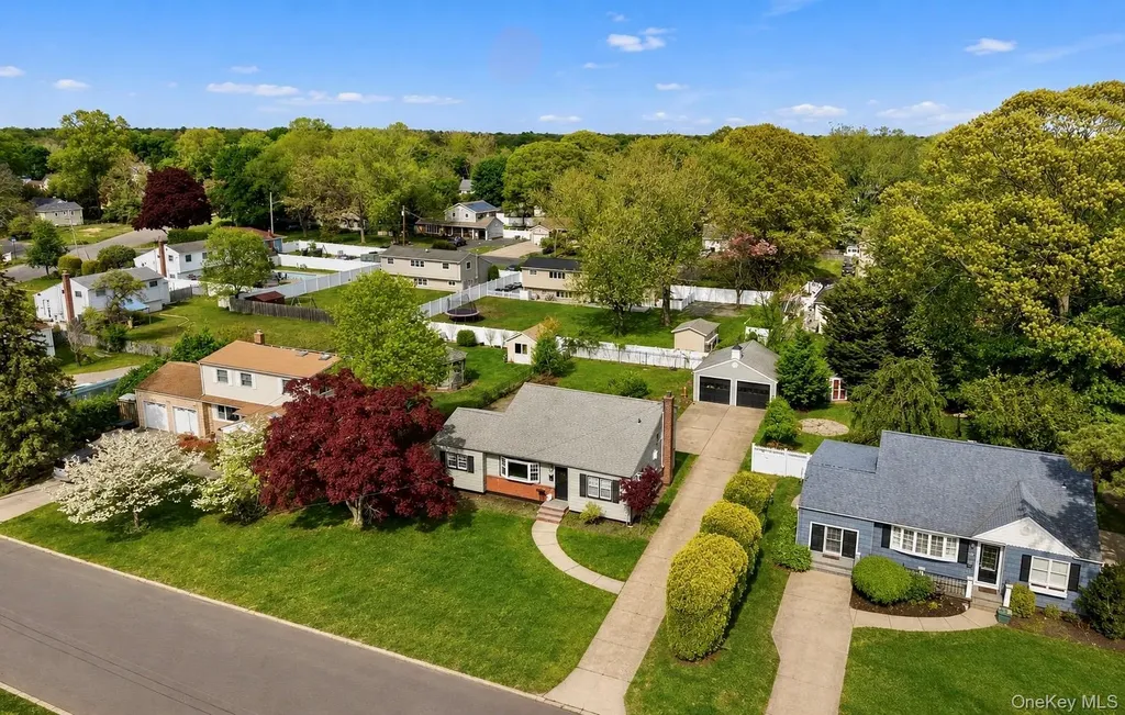 1413 Peters Boulevard Bay Shore NY 11706