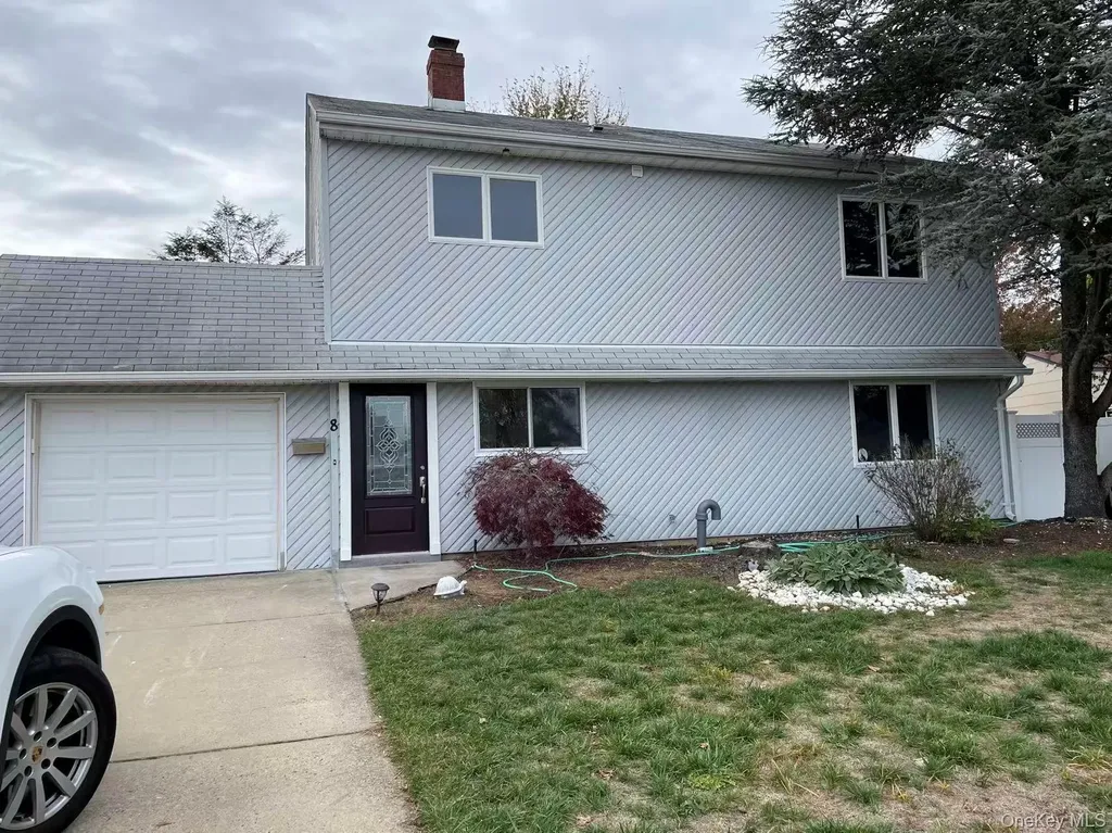 8 Harmony Lane Westbury NY 11590